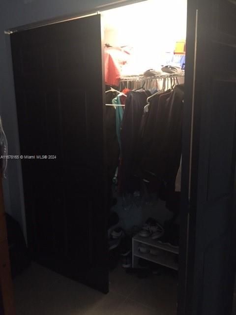 Recently Rented: $2,300 (2 beds, 2 baths, 982 Square Feet)