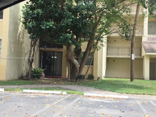 Recently Rented: $2,300 (2 beds, 2 baths, 982 Square Feet)