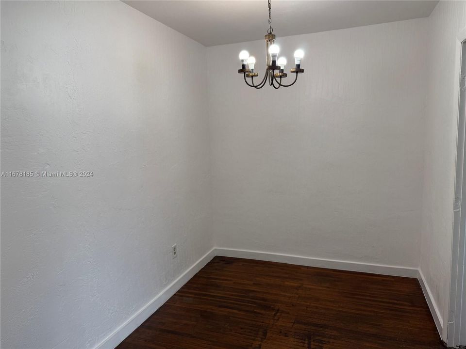 For Rent: $3,500 (3 beds, 2 baths, 1268 Square Feet)