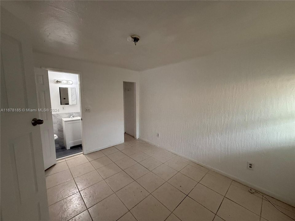 For Rent: $3,500 (3 beds, 2 baths, 1268 Square Feet)