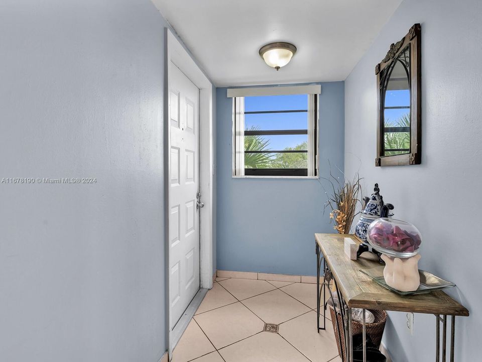 For Sale: $235,000 (2 beds, 2 baths, 1187 Square Feet)