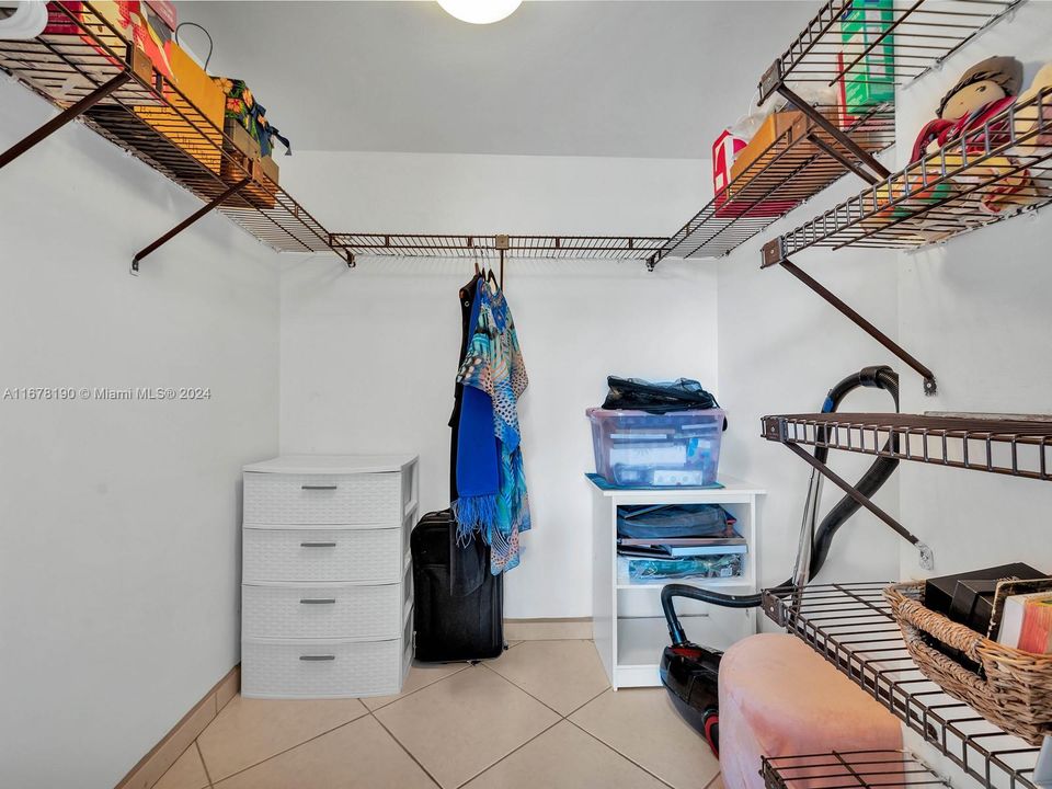 En Venta: $235,000 (2 camas, 2 baños, 1187 Pies cuadrados)