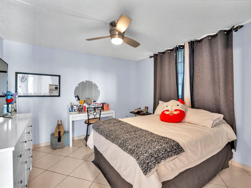 For Sale: $235,000 (2 beds, 2 baths, 1187 Square Feet)