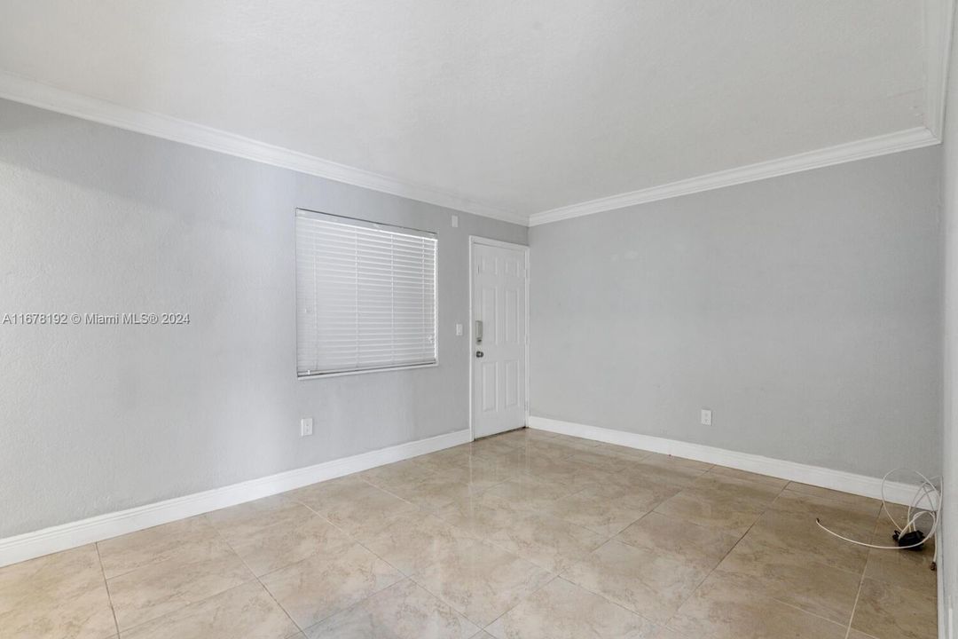 For Rent: $2,000 (2 beds, 1 baths, 631 Square Feet)