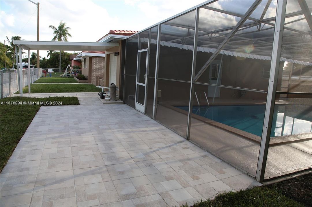 Exterior Pool Terrace