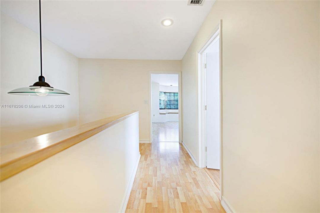 For Sale: $1,350,000 (3 beds, 2 baths, 1980 Square Feet)