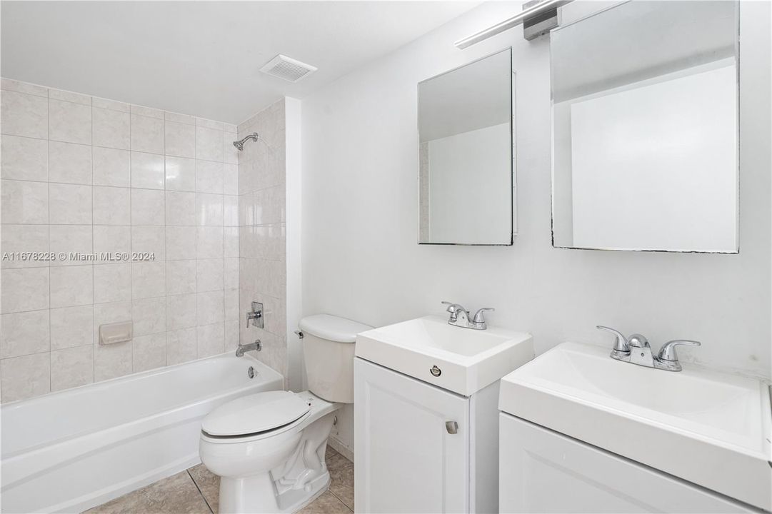 For Sale: $340,000 (3 beds, 2 baths, 1032 Square Feet)