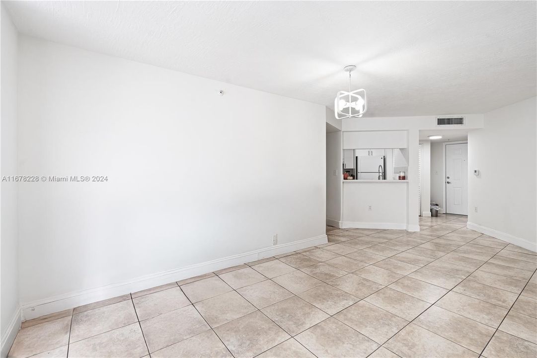 For Sale: $340,000 (3 beds, 2 baths, 1032 Square Feet)