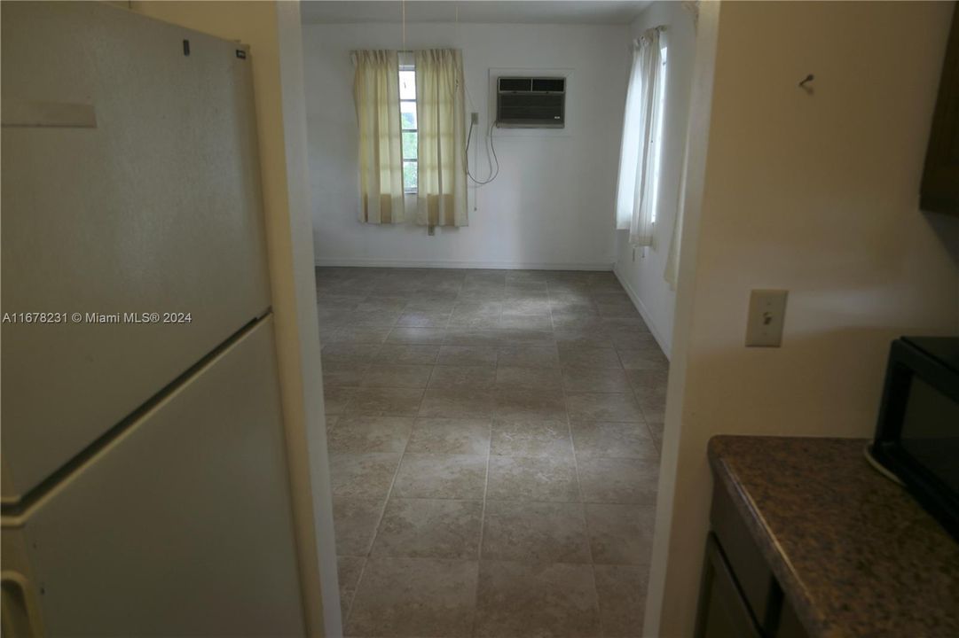 For Sale: $179,990 (2 beds, 1 baths, 767 Square Feet)