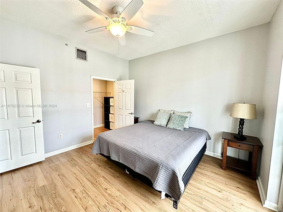 For Rent: $2,500 (1 beds, 1 baths, 719 Square Feet)