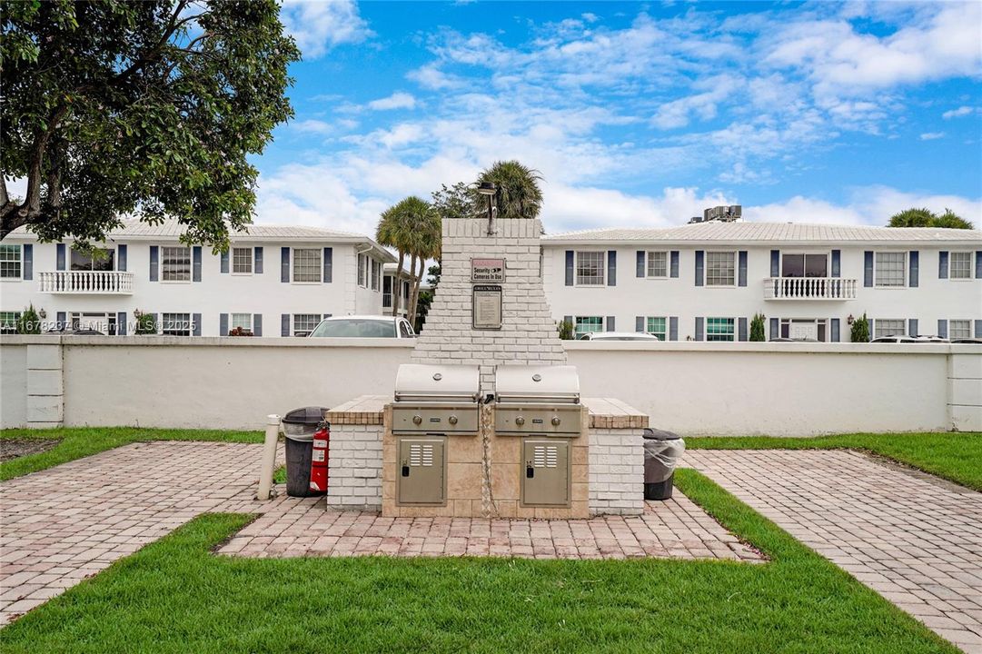 На продажу: $145,000 (2 спален, 2 ванн, 1030 Квадратных фут)