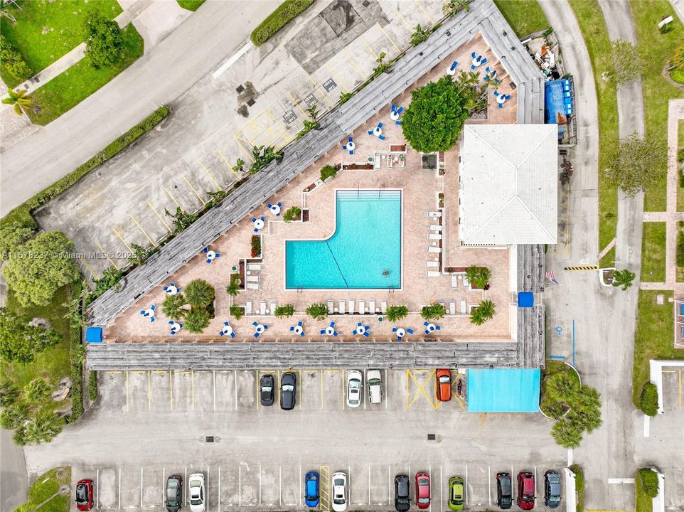 На продажу: $145,000 (2 спален, 2 ванн, 1030 Квадратных фут)