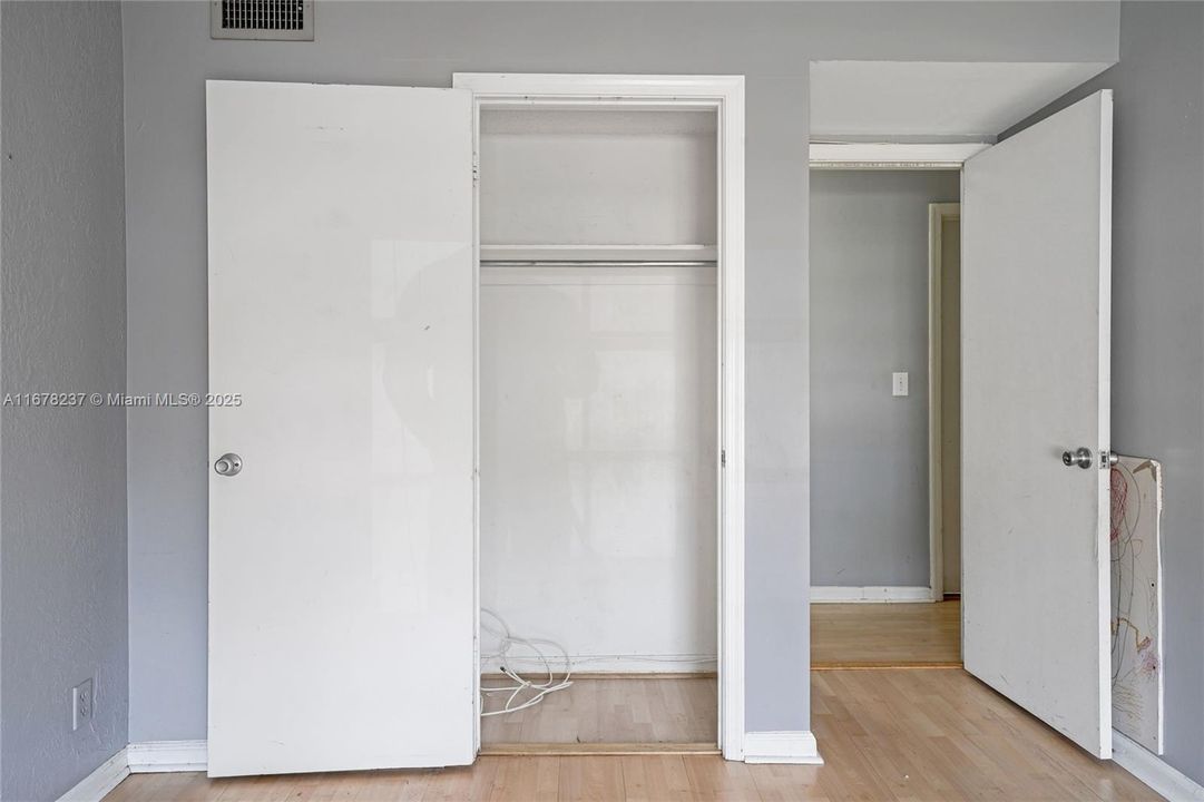 На продажу: $145,000 (2 спален, 2 ванн, 1030 Квадратных фут)