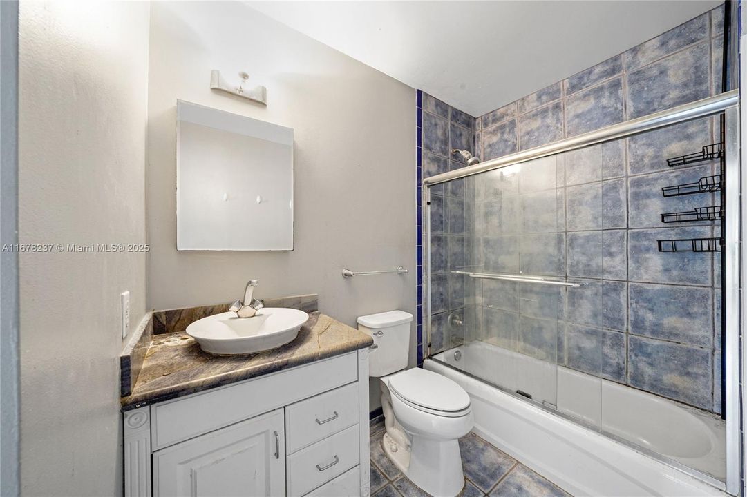 На продажу: $145,000 (2 спален, 2 ванн, 1030 Квадратных фут)