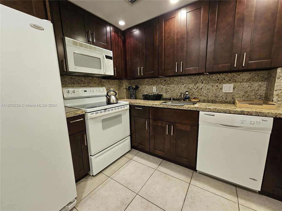 For Rent: $3,200 (2 beds, 2 baths, 1240 Square Feet)