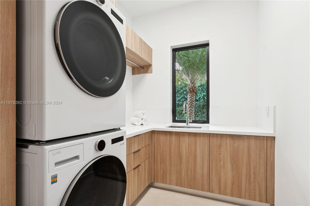 Guest room or Staff quarter next to Laundry and garage