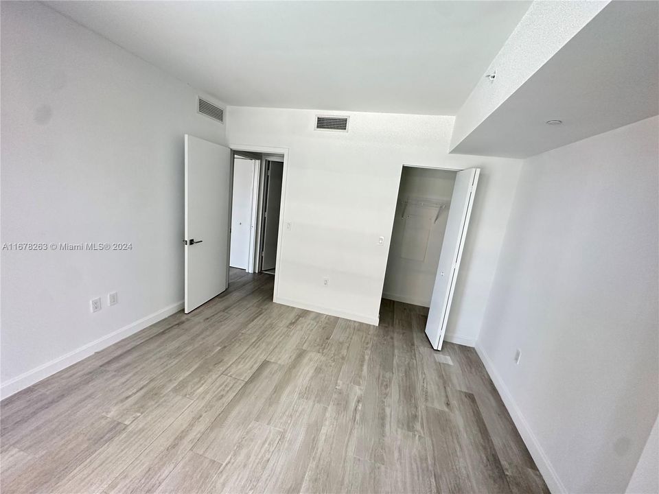 For Rent: $3,300 (1 beds, 1 baths, 609 Square Feet)