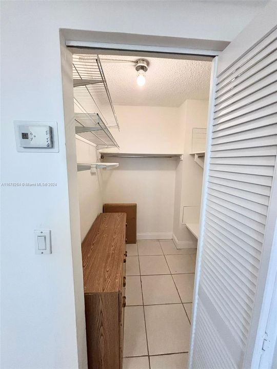 For Rent: $2,600 (1 beds, 1 baths, 580 Square Feet)