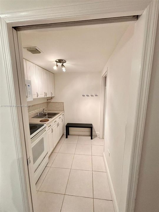 For Rent: $2,600 (1 beds, 1 baths, 580 Square Feet)