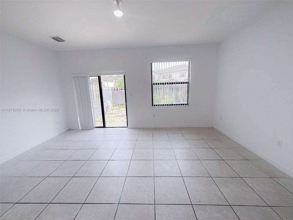 For Rent: $2,900 (3 beds, 2 baths, 1506 Square Feet)