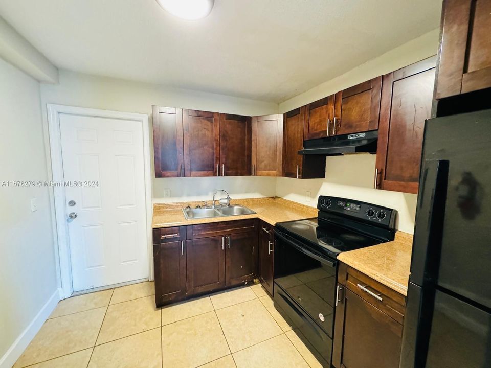 For Rent: $4,000 (4 beds, 3 baths, 1768 Square Feet)