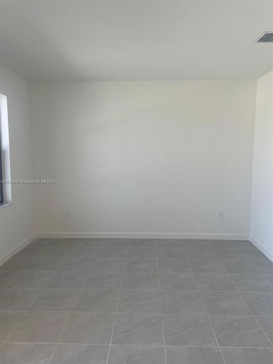 For Rent: $2,900 (3 beds, 2 baths, 1483 Square Feet)