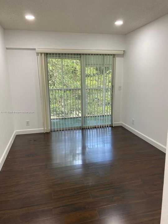 For Rent: $1,875 (2 beds, 1 baths, 953 Square Feet)