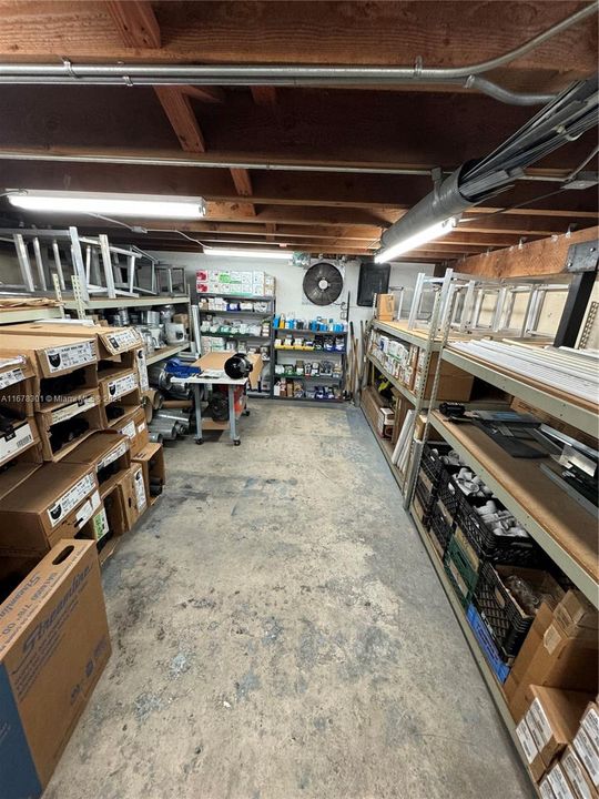 Warehouse storage 1.580 SF. First floor.* * * Clear Ceiling Height 8 Feet