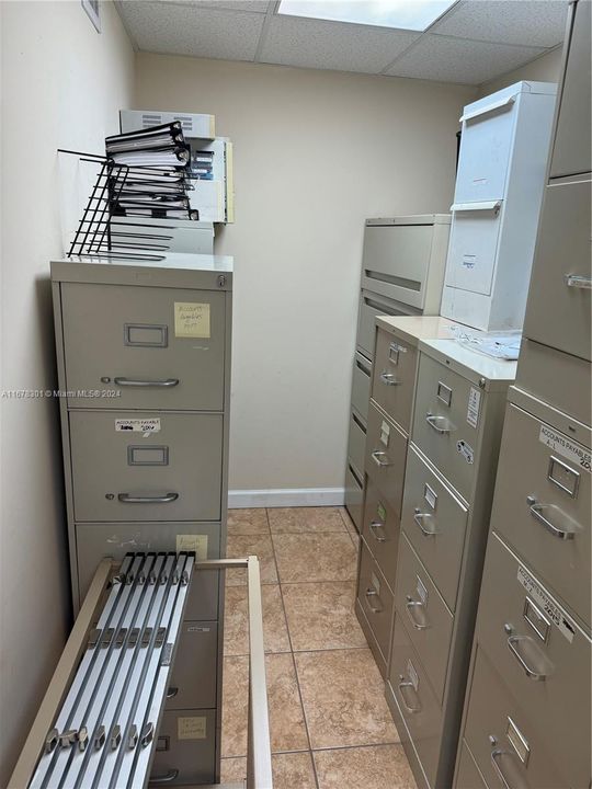 Filing room 1 of 2Second Floor *** 1.580 SF ***