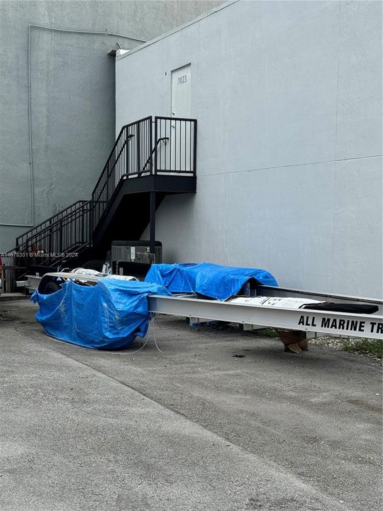 Emergency exit staircase. Second floor