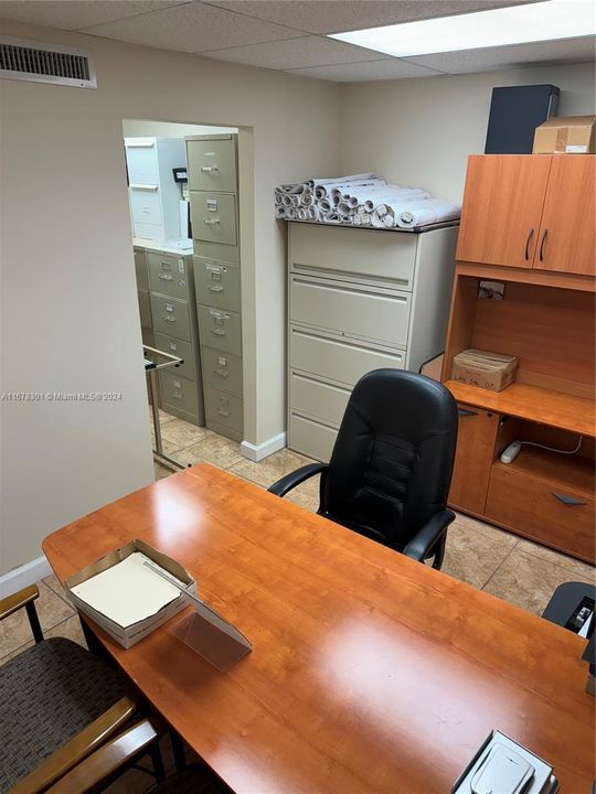 Office 1 of 5Second Floor *** 1.580 SF ***