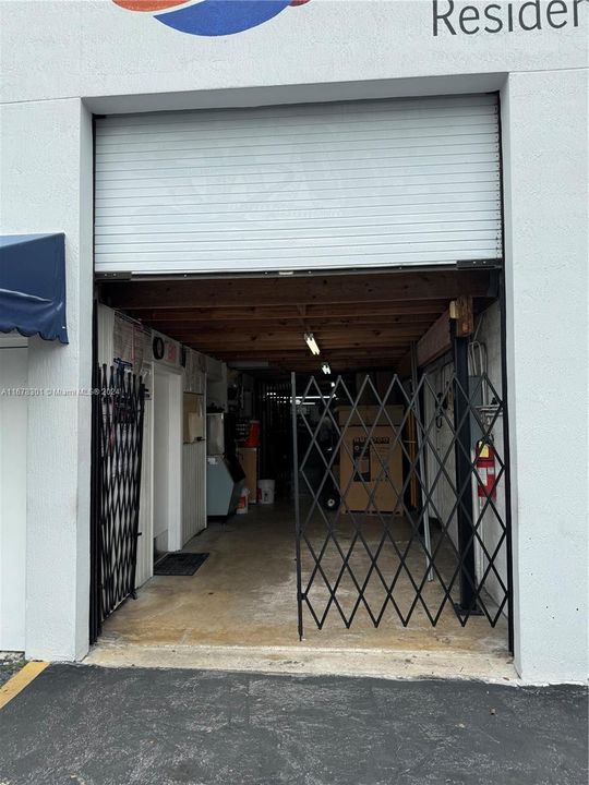 Overhead Door:9 Ft. W x 12 Ft. H