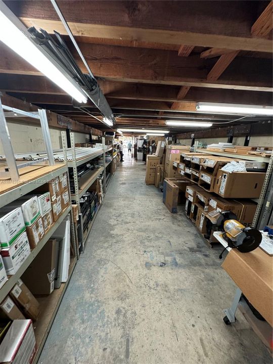 Warehouse storage 1.580 SF. First floor.* * * Clear Ceiling Height 8 Feet