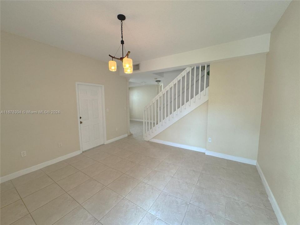 For Rent: $3,800 (4 beds, 2 baths, 2152 Square Feet)