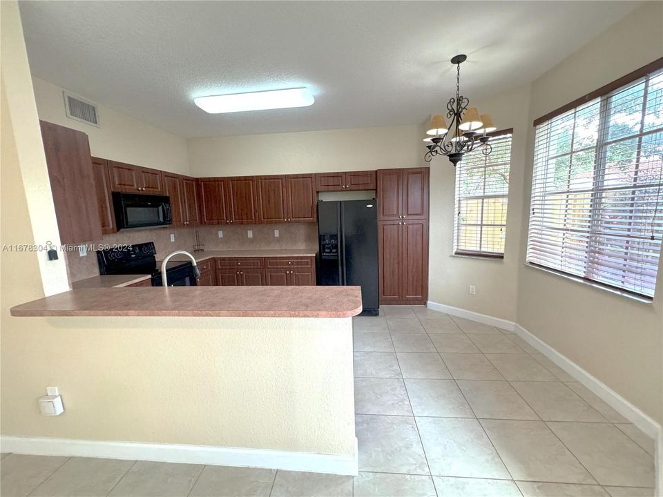 For Rent: $3,800 (4 beds, 2 baths, 2152 Square Feet)