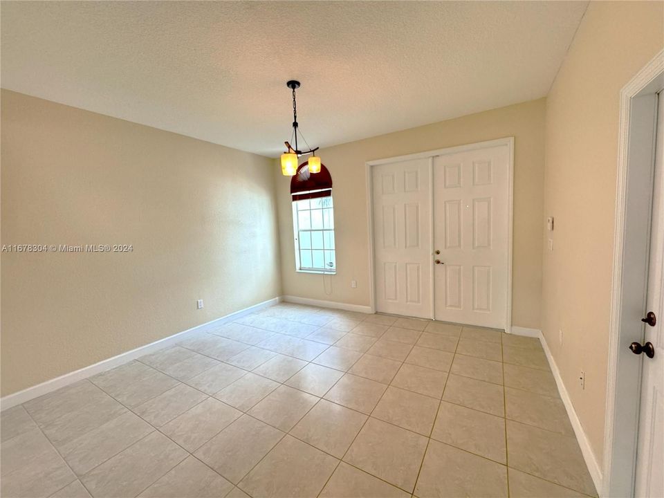 For Rent: $3,800 (4 beds, 2 baths, 2152 Square Feet)