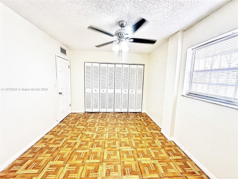 For Rent: $2,300 (2 beds, 2 baths, 870 Square Feet)