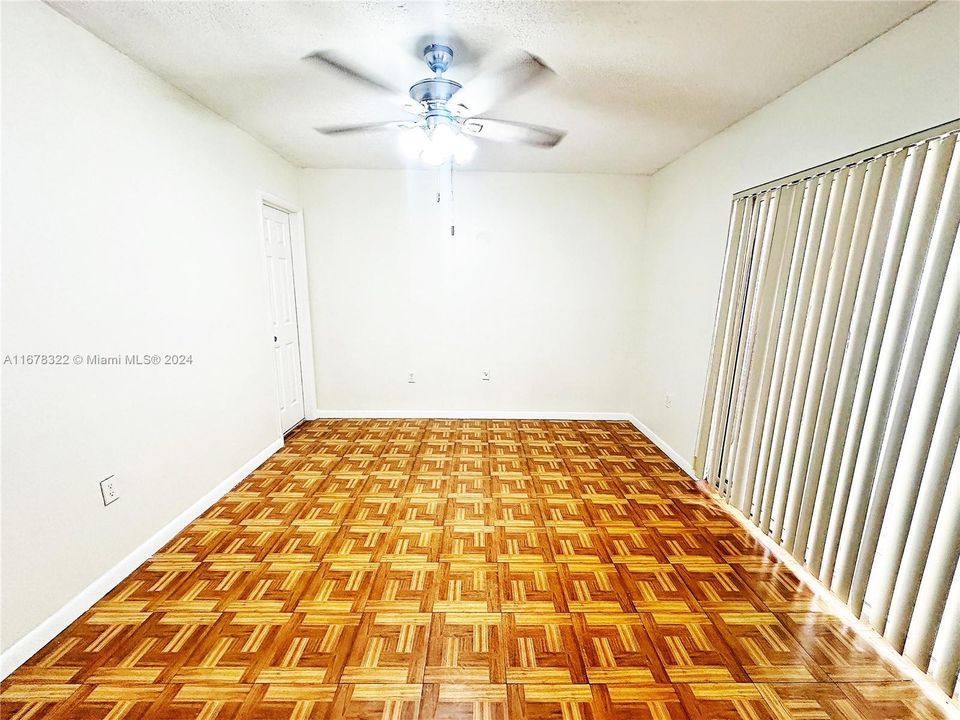 For Rent: $2,300 (2 beds, 2 baths, 870 Square Feet)