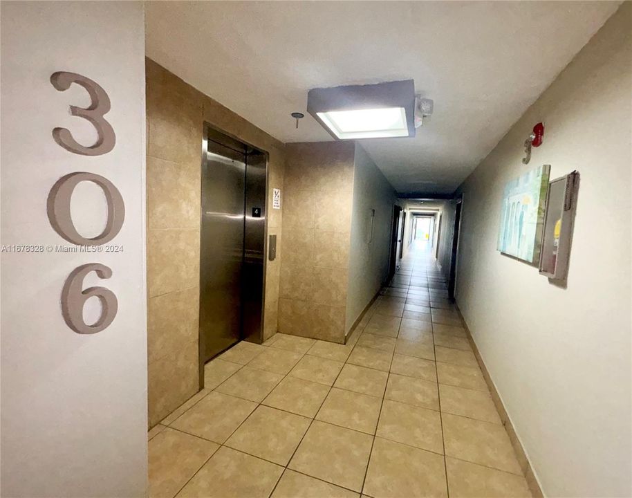 En Venta: $300,000 (2 camas, 2 baños, 1060 Pies cuadrados)