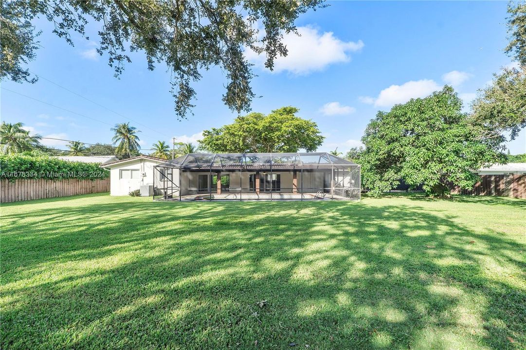 For Sale: $1,250,000 (3 beds, 2 baths, 1564 Square Feet)