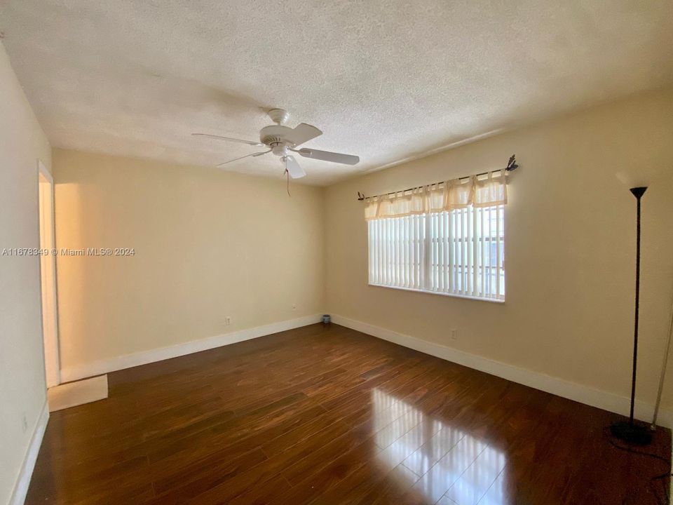 For Sale: $148,000 (2 beds, 2 baths, 868 Square Feet)