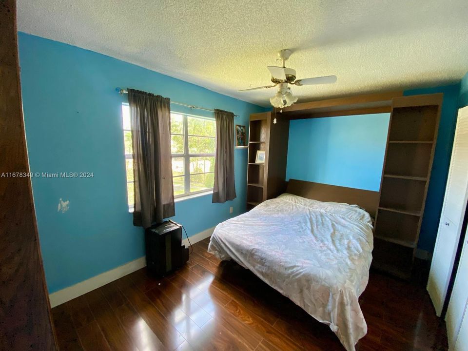 For Sale: $148,000 (2 beds, 2 baths, 868 Square Feet)