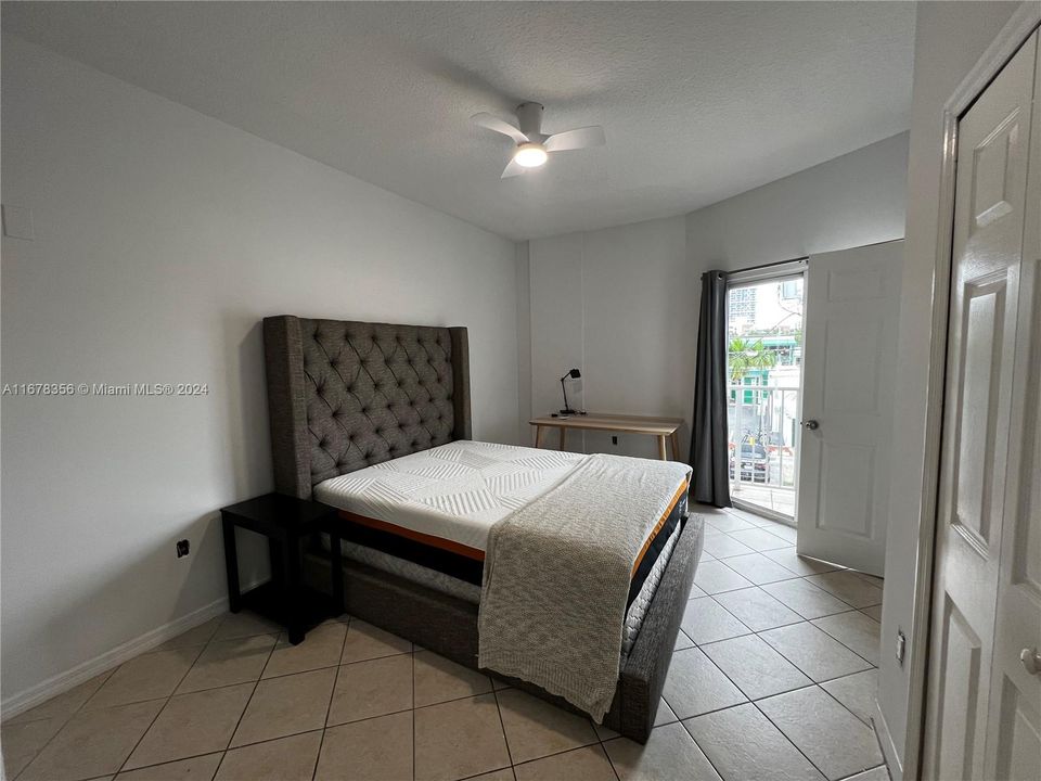 For Rent: $2,300 (1 beds, 1 baths, 627 Square Feet)