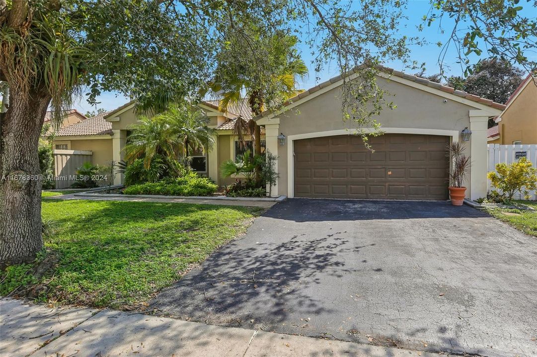 For Sale: $749,000 (3 beds, 2 baths, 2230 Square Feet)