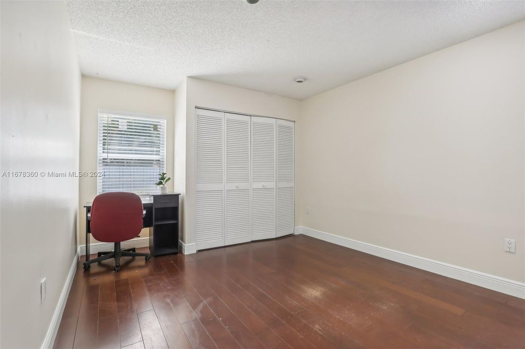 Guest bedroom