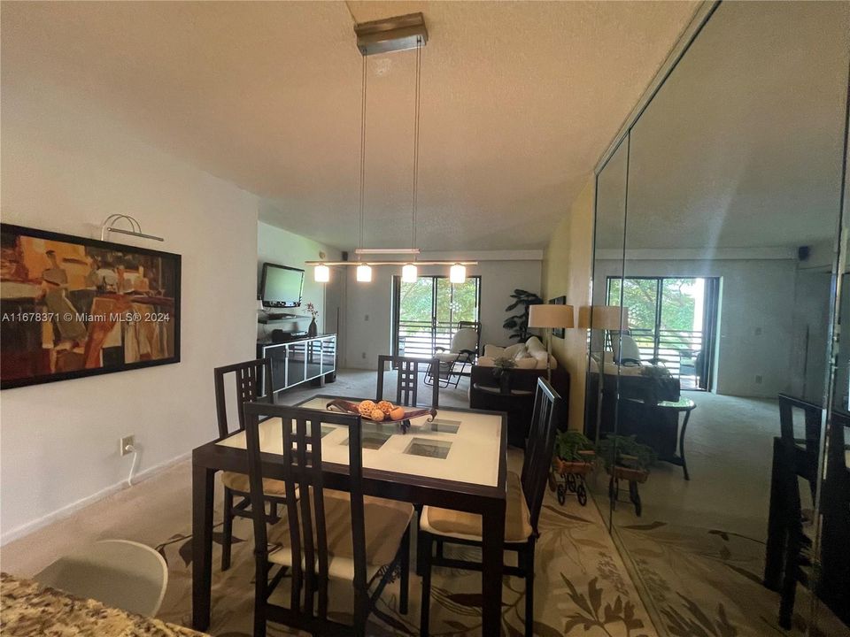 For Sale: $149,999 (2 beds, 2 baths, 860 Square Feet)