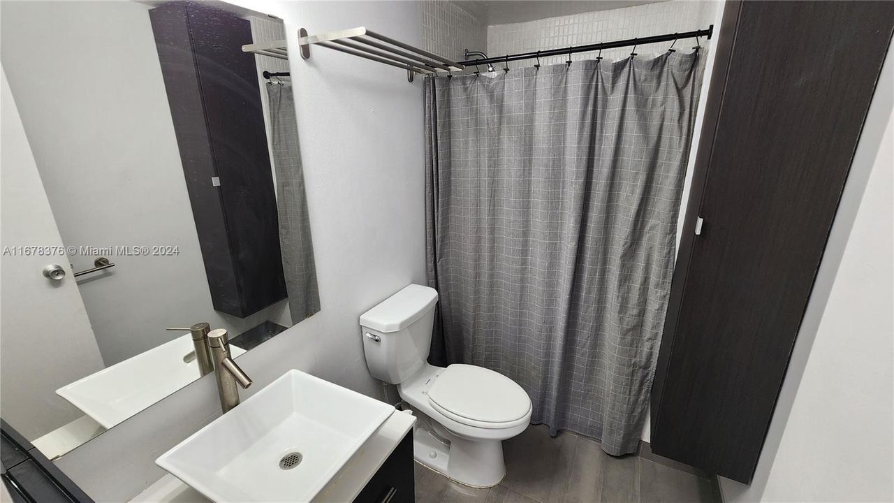 For Rent: $3,200 (2 beds, 2 baths, 1207 Square Feet)