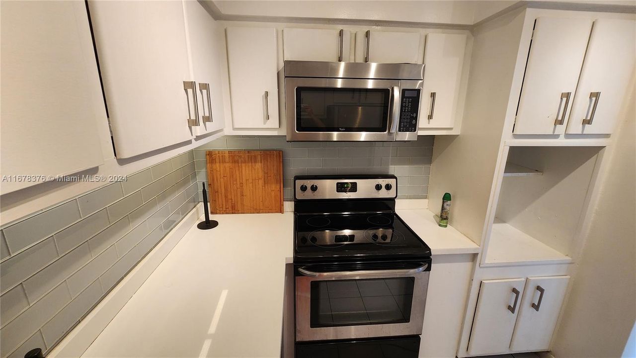 For Rent: $3,200 (2 beds, 2 baths, 1207 Square Feet)