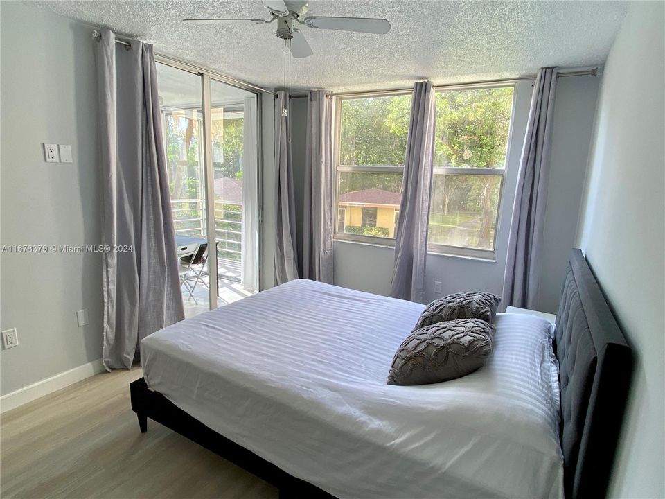 For Sale: $275,000 (2 beds, 2 baths, 1213 Square Feet)