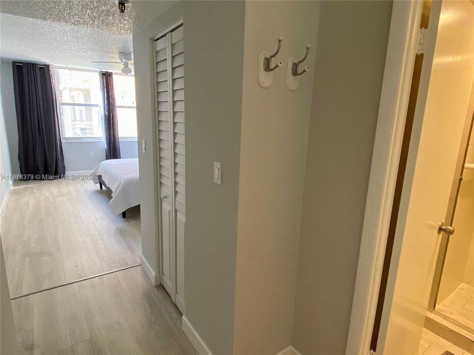 For Sale: $275,000 (2 beds, 2 baths, 1213 Square Feet)